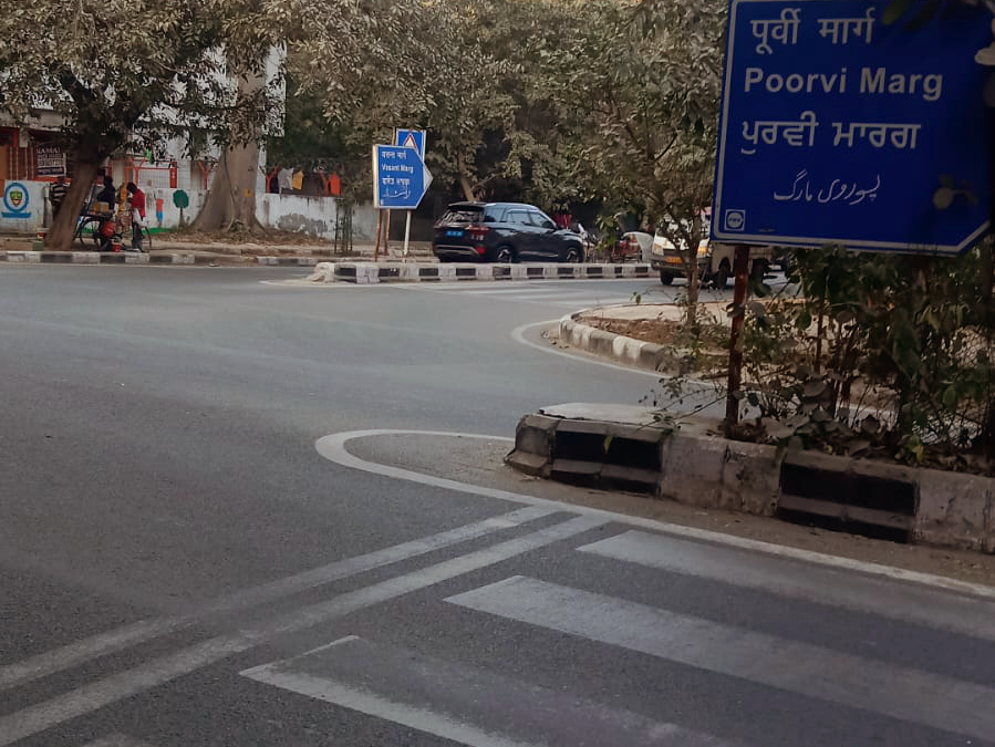 Due To Bad Light the Dividers on Poorvi Marg Have Become Death Traps
