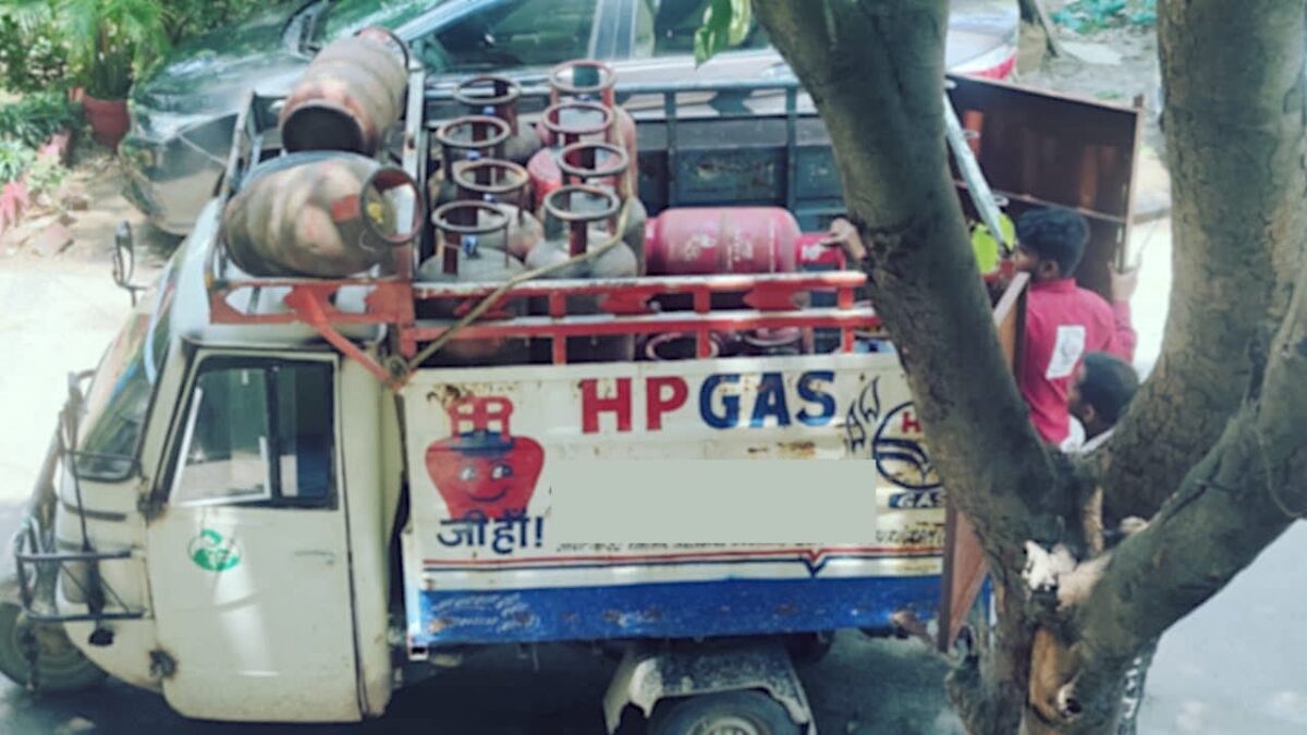 Residents Being Cheated On LPG Cylinders