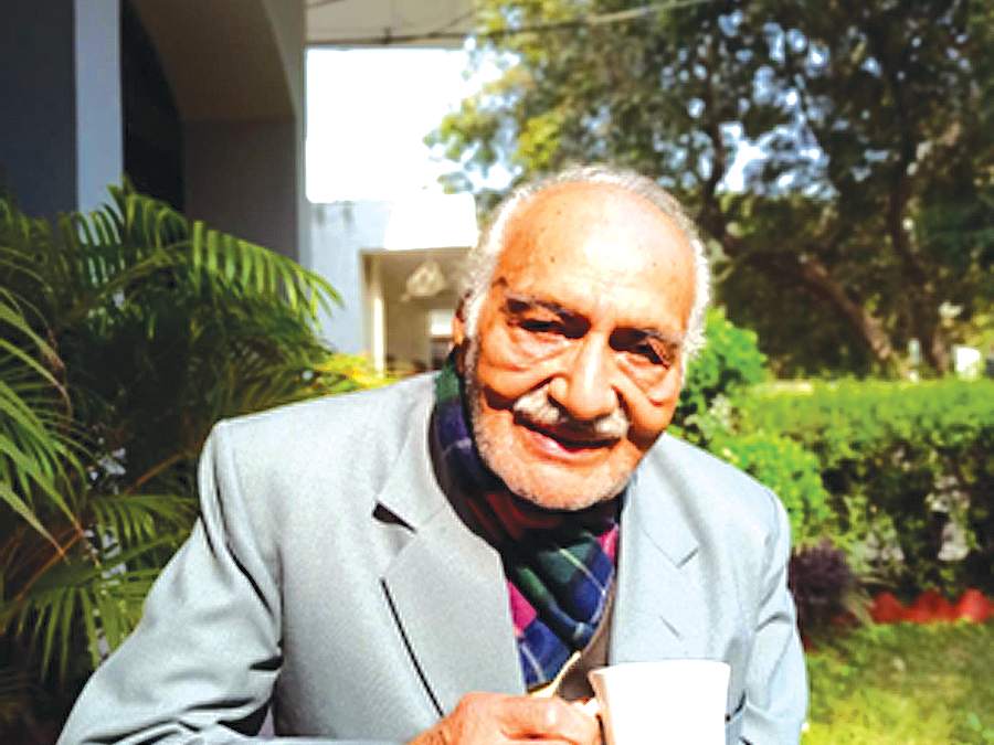 Dr. Sahdev Ratra (1929-2024) Amongst The Senior Most, Bids Adieu