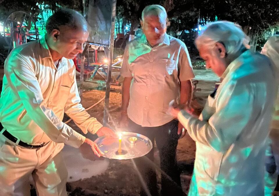 Tree Worship on Dhanteras at Sheesham Park